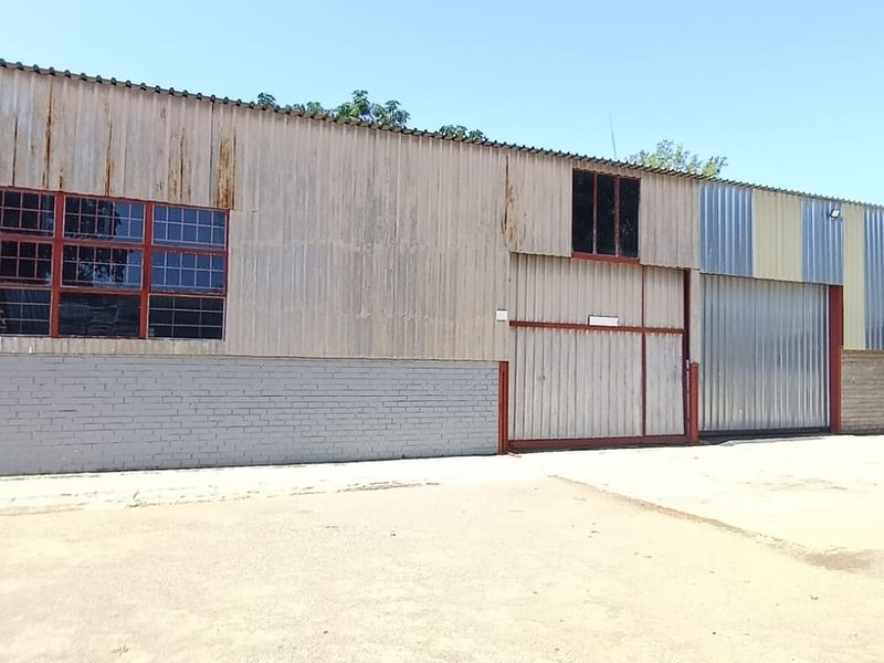 PROPERTY WITH GREAT INCOME. EXCELLENT OPPERTUNITY.DONT DELAY. - Photo 2