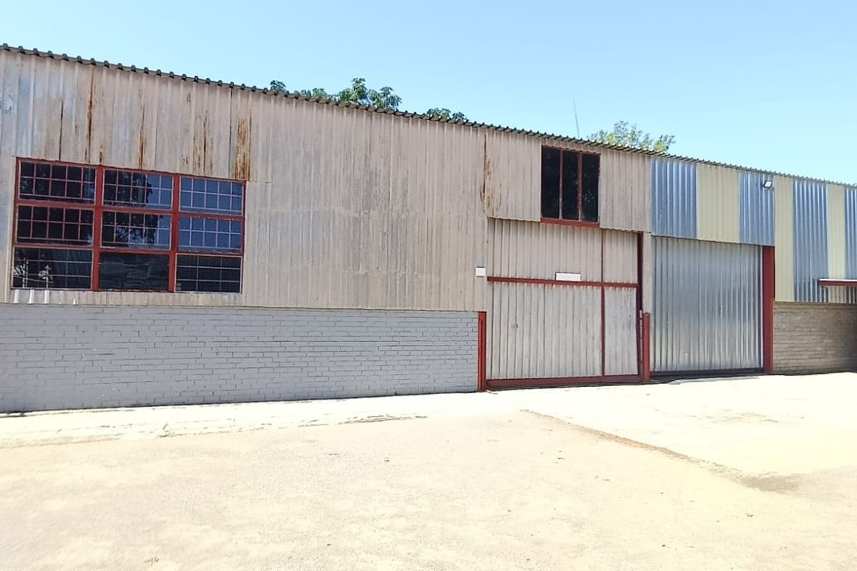 PROPERTY WITH GREAT INCOME. EXCELLENT OPPERTUNITY.DONT DELAY. - Photo 2