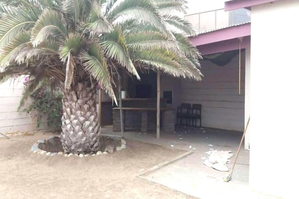 Renovation/Fixer-upper Opportunity  - well located - Prime Vineta - Photo 2
