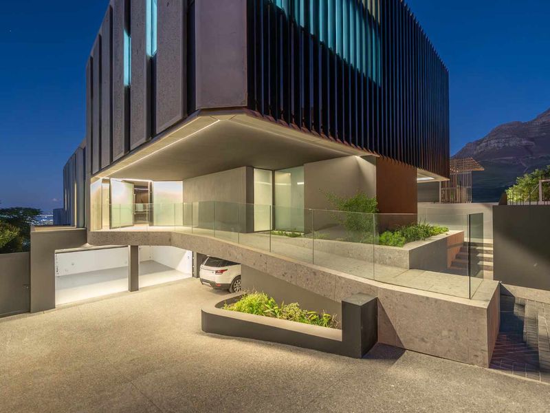 4B Rugby Road, Oranjezicht  Executive Living Redefined Architectural Luxury. Intelligent Living. Exceptional Sustainability. - Photo 2