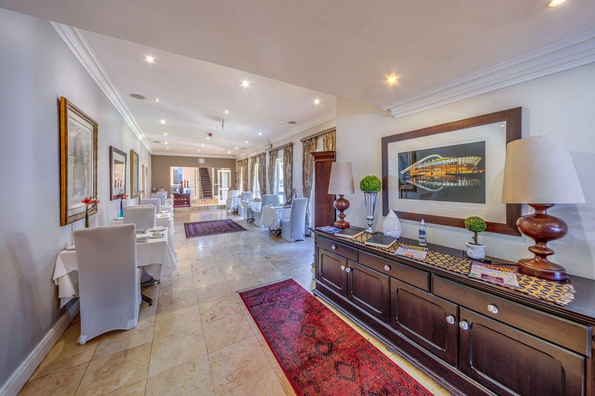 Unmatched Elegance: Boutique Hotel with Stunning 180° Pretoria Views - Photo 5