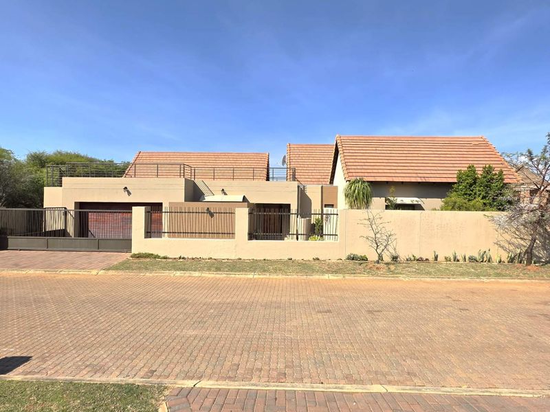 Elegant 4 Bedroom Family Home in Leloko Lifestyle Estate - Photo 1