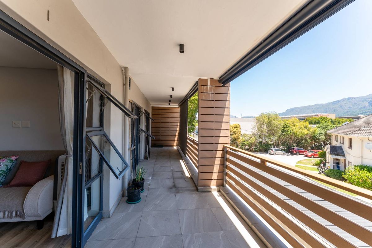 Spacious Balcony and stunning mountain views. - Photo 3