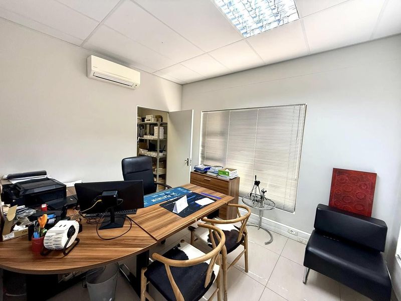 Office Space TO LET in Klein Windhoek - Photo 6