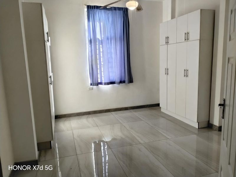2 - bedroom, newly renovated beachfront apartment. - Photo 4