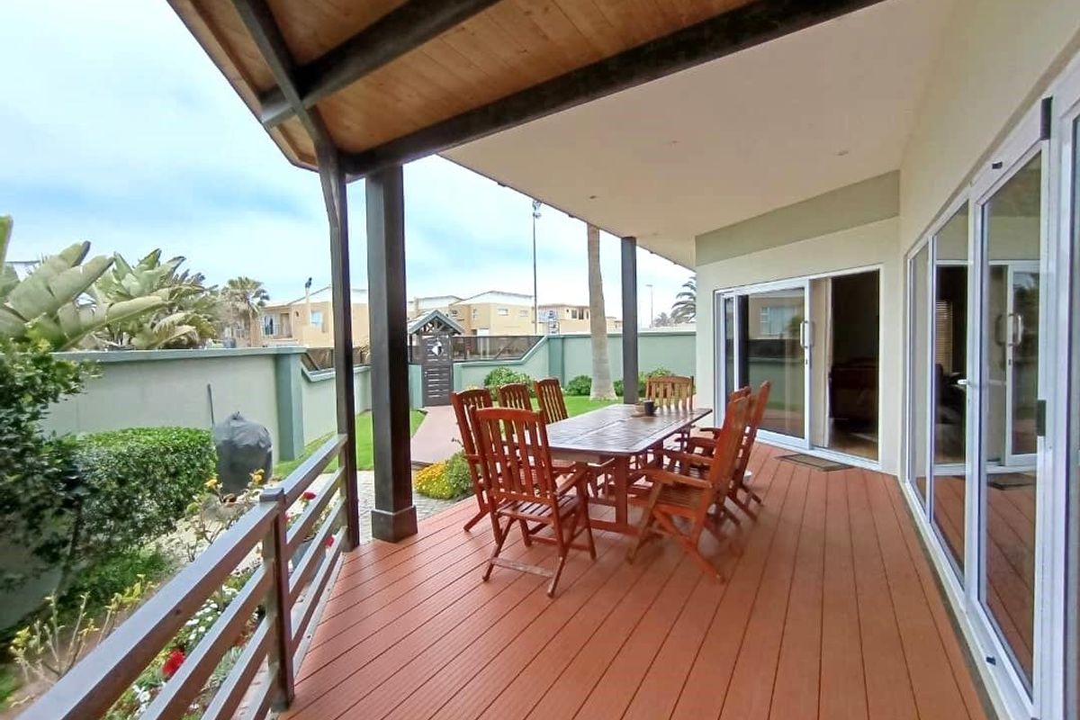 Vogelstrand Gem: Stunning Views, Prime location - Home for Sale - Photo 4