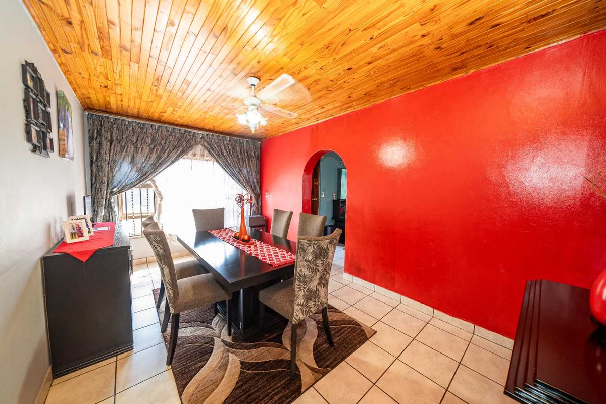 4 Bedroom House in New State Area - Photo 4