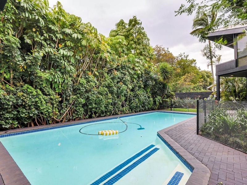 6 Bedroom For Sale - Photo 8