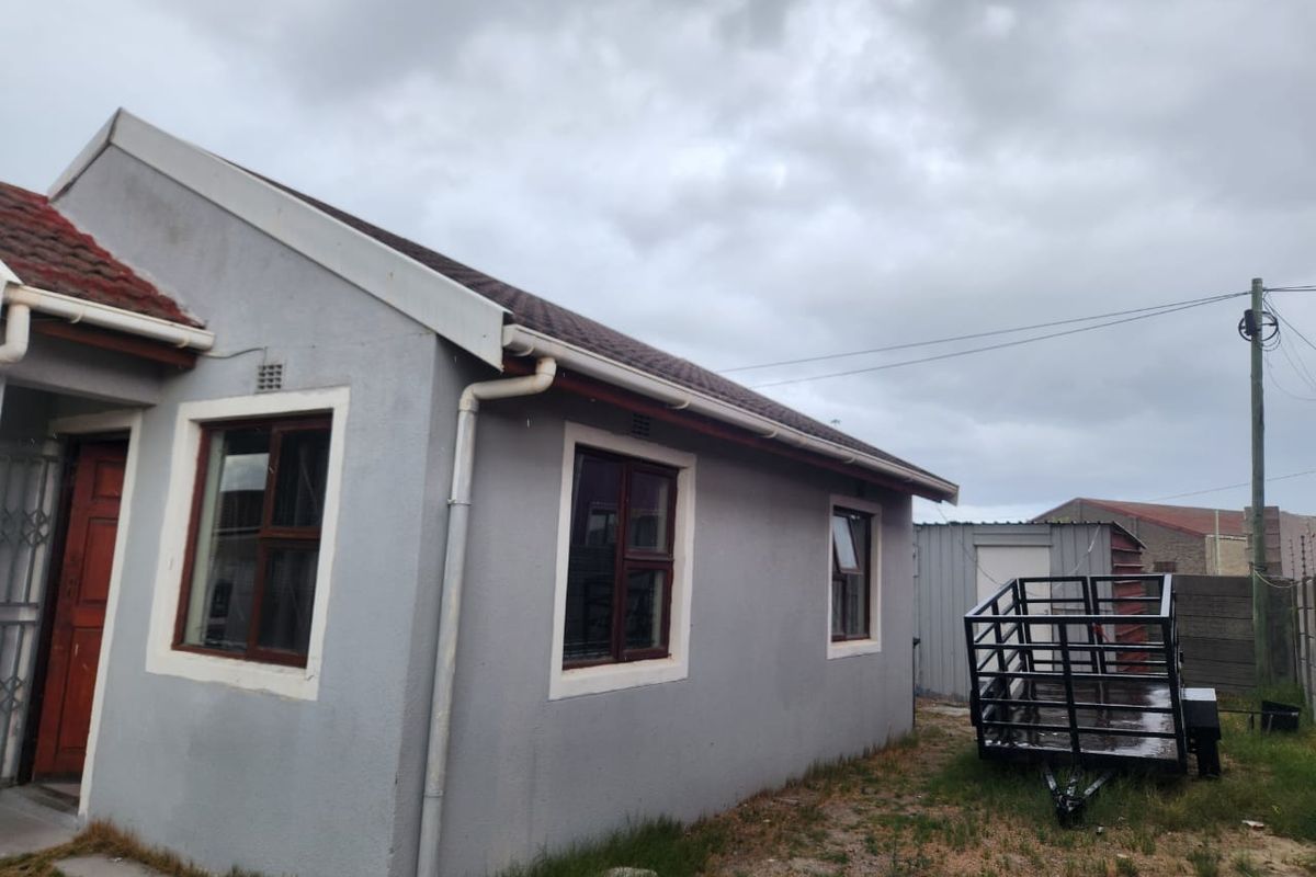Charming Two-Bedroom House for Sale in Litha Park, Khayelitsha - Photo 4