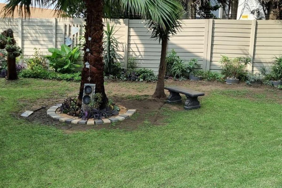 3 Bedroom Apartment for sale in Verwoerdpark - Photo 3