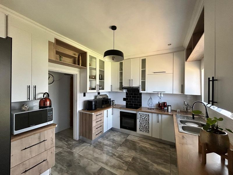 Home & Flatlet Combo - Photo 4