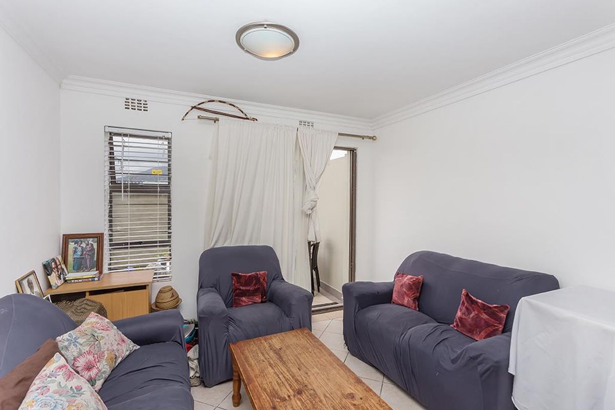 2 Bed Ground Floor Apartment - Photo 3