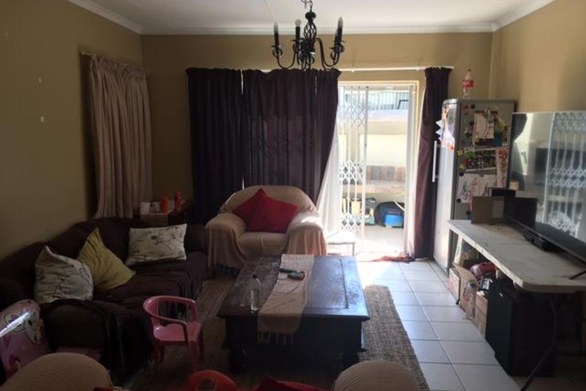CORNER UNIT!! SOUGHT-AFTER COMPLEX CLOSE TO ALL AMENITIES AND THE INTERNATIONAL SCHOOL!! - Photo 5
