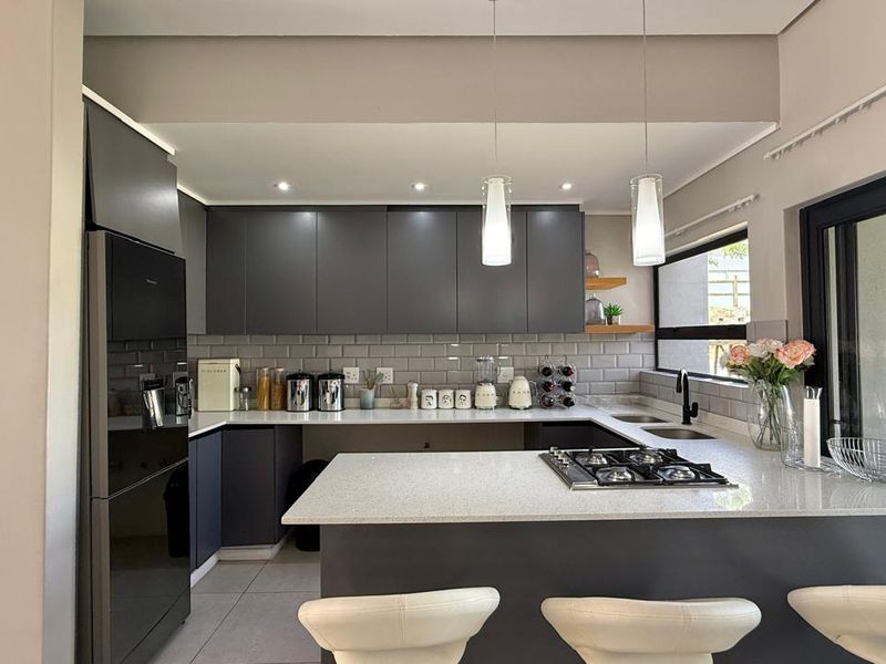 Palm Lakes Estate Rental - Photo 5