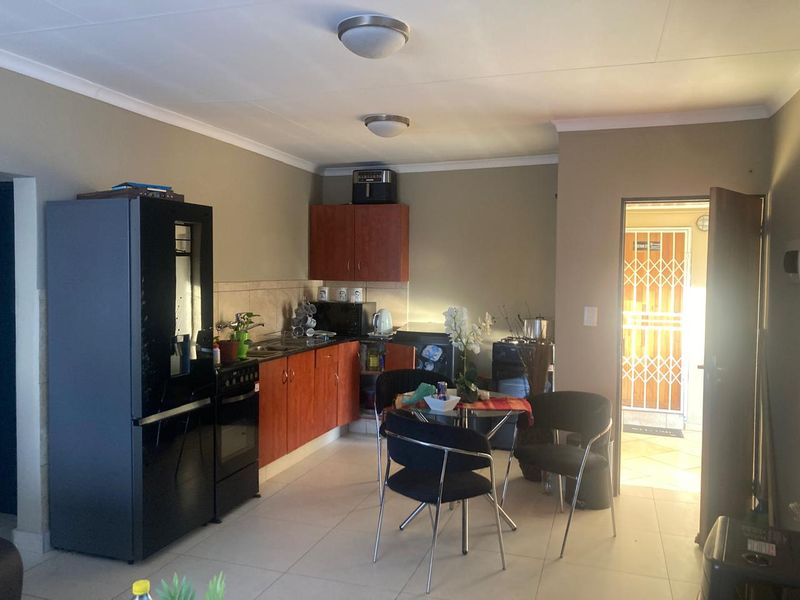 Specious 2 bedroom apartment for sale at Jabulani - Photo 2