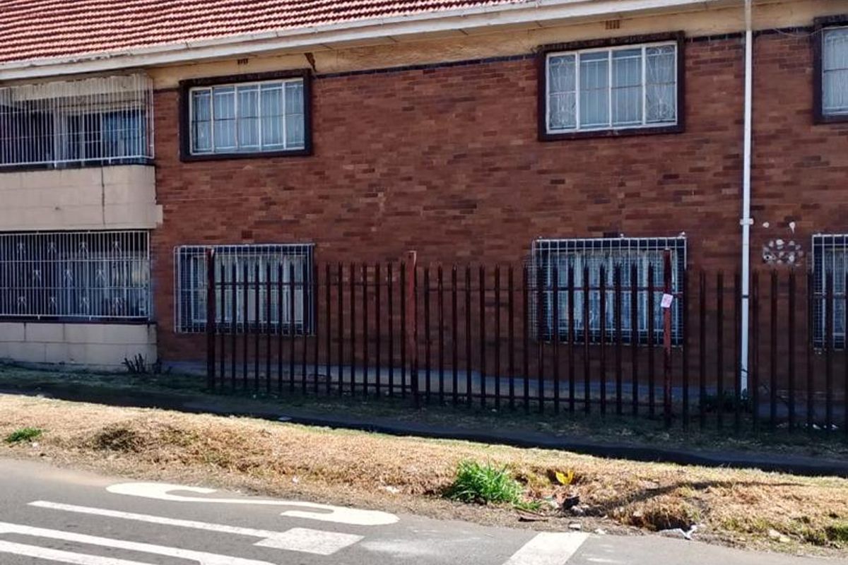 10-Unit Goldmine in Rosettenville: Seize the Opportunity! - Photo 2