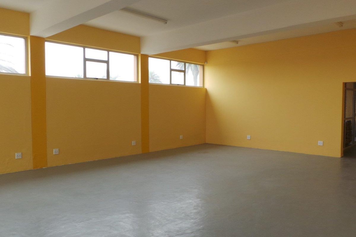 Well located on busy street to Waterfront and Harbour Gate. - Photo 2