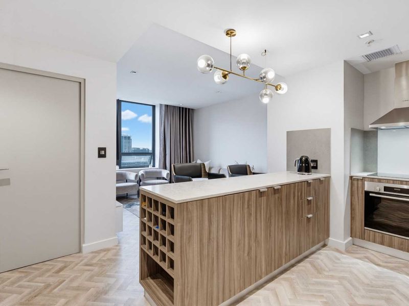 Modern Fully Furnished 1-Bedroom Apartment in Foreshore Place CBD - Photo 3