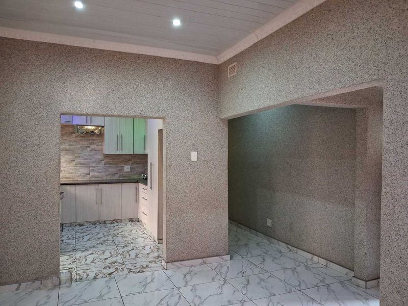 3 Bedroom House For Sale in Vanderbijlpark CE1 - Photo 7