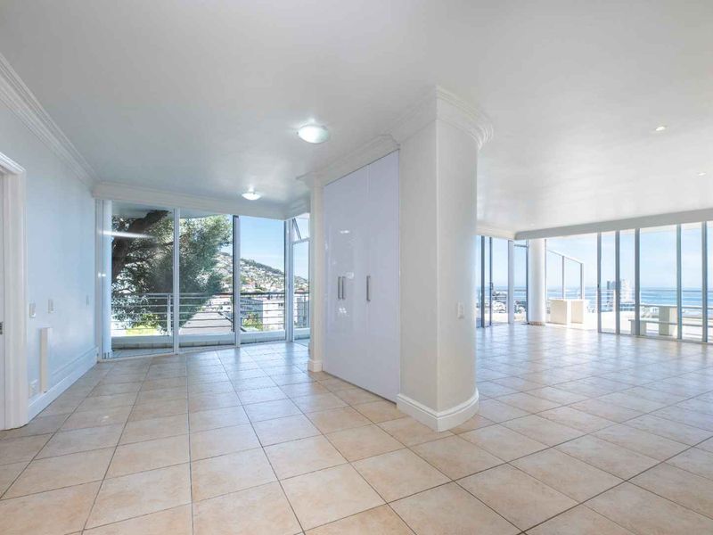Most Sought After! 2 Bedrooms Sea Point. - Photo 8