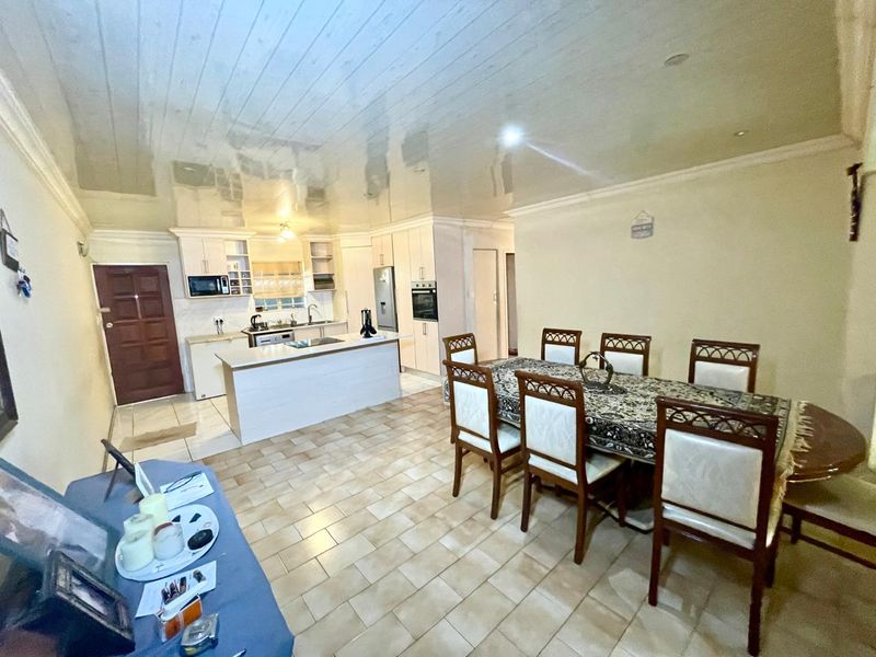 . Charming Cluster Home in Birch Acres – Your Perfect Retreat! - Photo 9