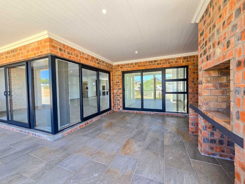 Three bedroom house for sale in sought after area. - Photo 3