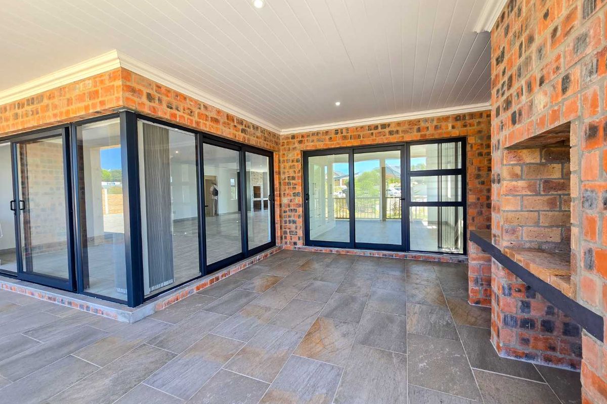 Three bedroom house for sale in sought after area. - Photo 3