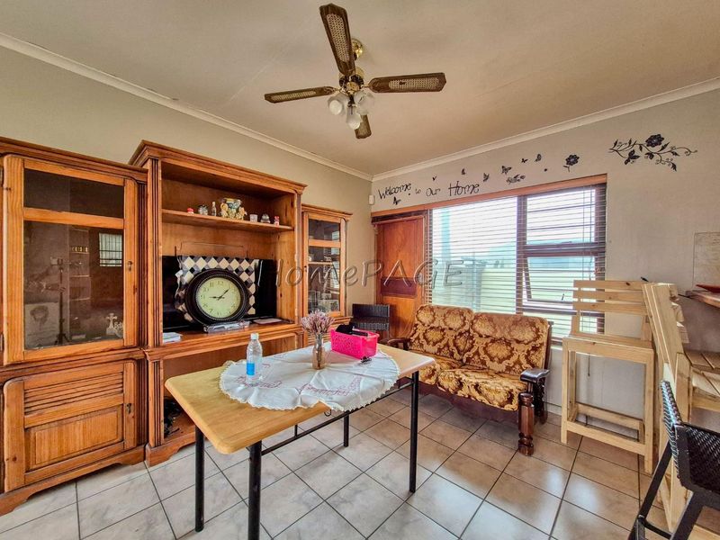 Central, Walvis Bay:  3 Bedr Home IN VERY GOOD AREA is for Sale - Photo 10