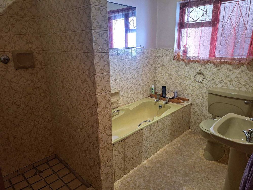 Full family bathroom