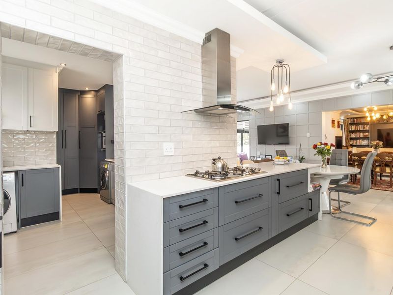 Modern Family Home Designed for Comfort & Entertaining - Photo 5