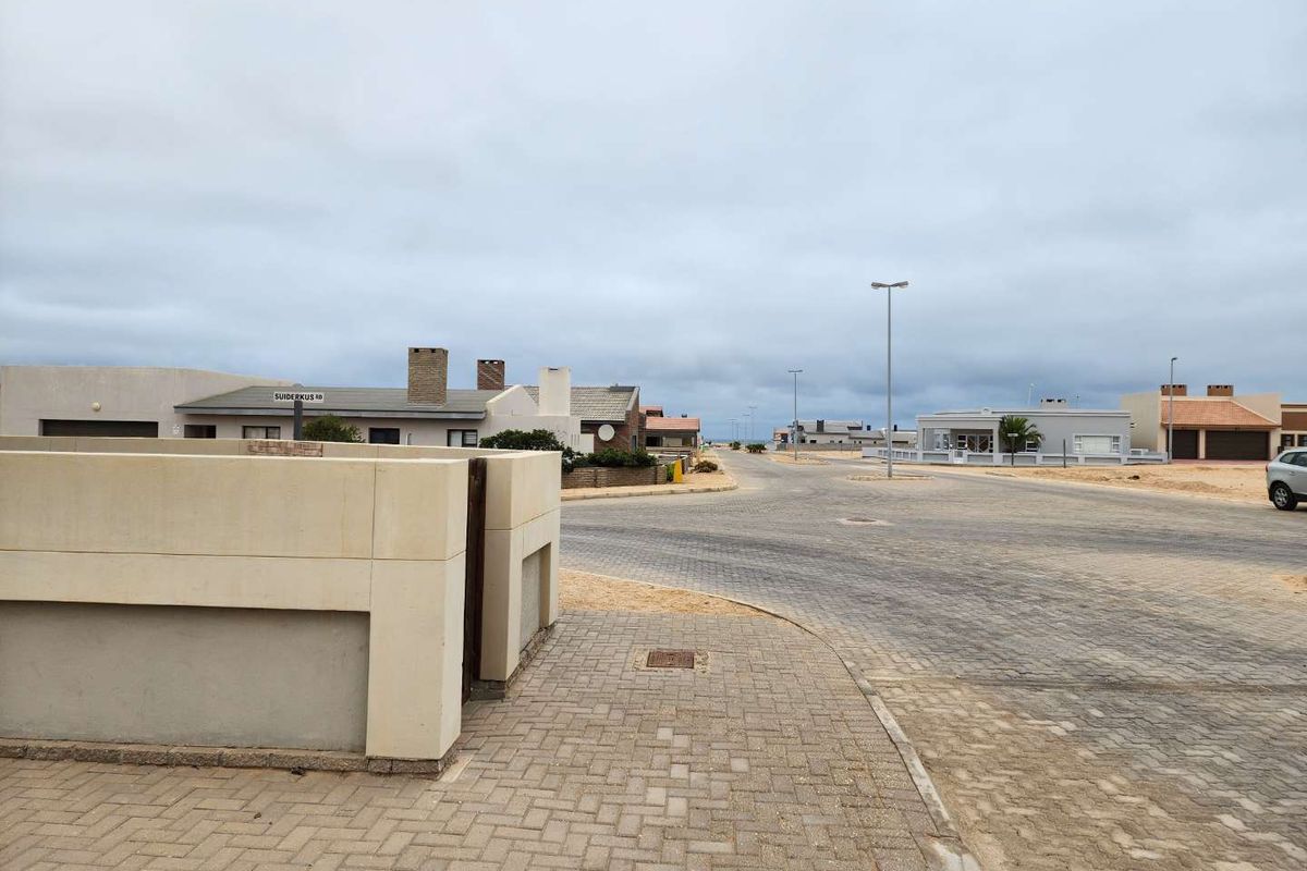 Corner property with a northwestern view. - Photo 2