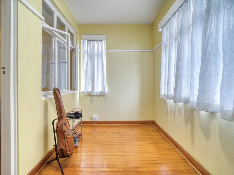 Charming Glenwood Apartment with Art Deco Flair and Hardwood Floors! - Photo 8