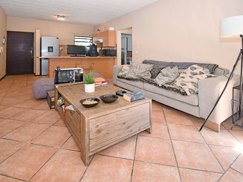 Charming 1-Bedroom Ground-Floor Garden Apartment in Chobe Sands, Douglasdale - Photo 6