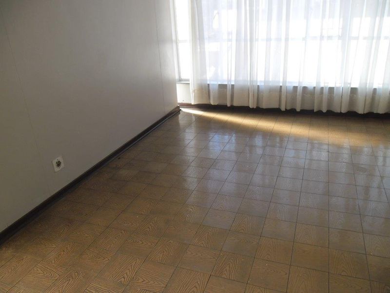 BACHELOR FLAT TO RENT IN ARCADIA - Photo 7