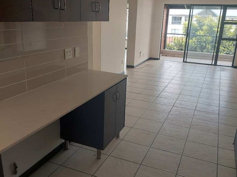 3 Bedroom Apartment for sale - Photo 2