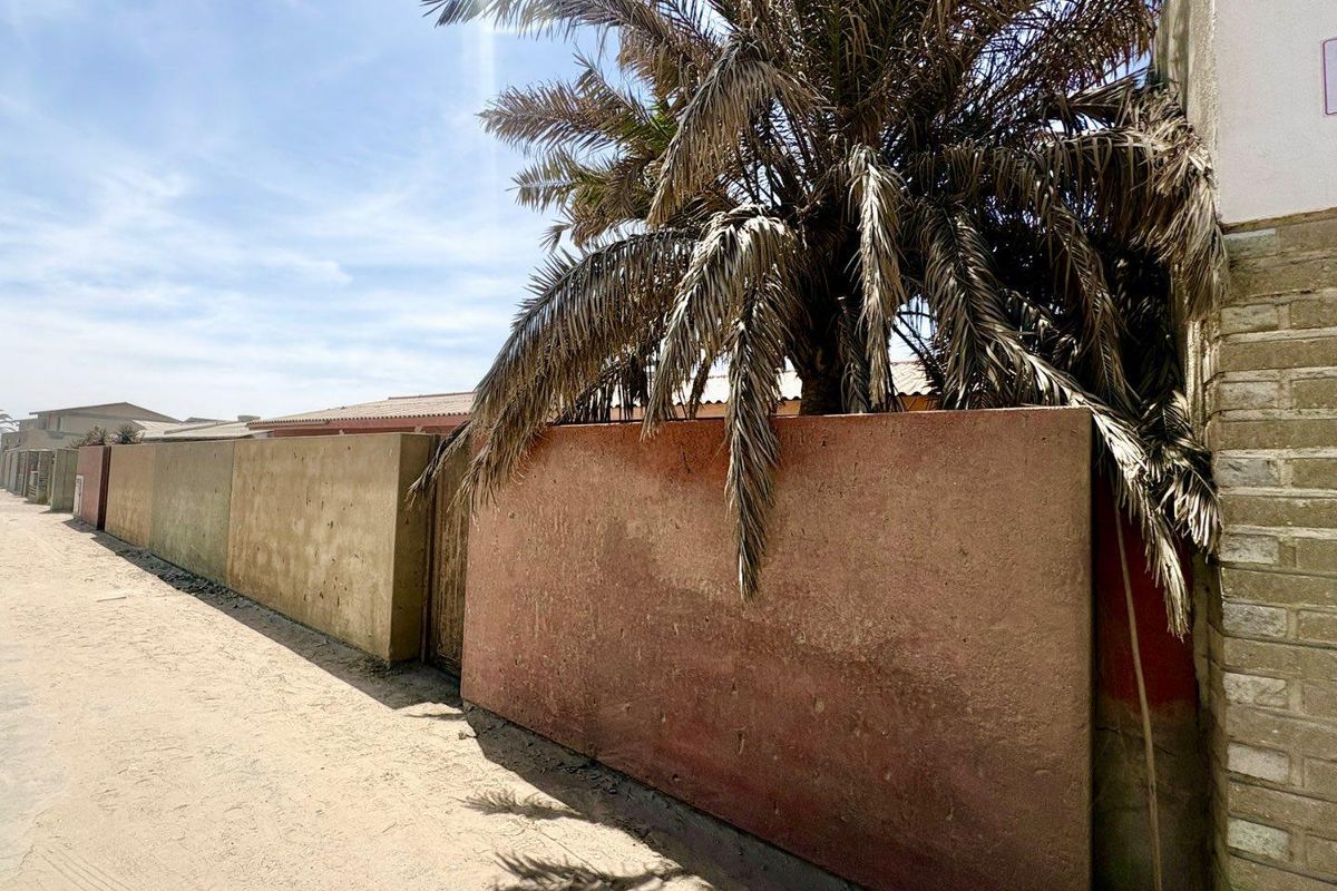 2x3 Bedrooms Units & Flats For Sale in Walvis Bay Central - Photo 4