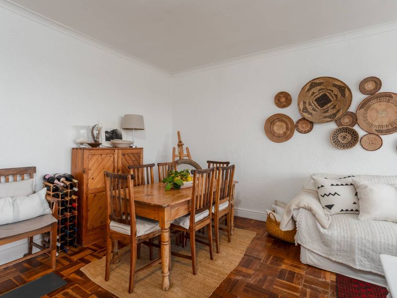 Stylish 2-Bedroom Apartment in Pet-Friendly Lakeside Court - Photo 5