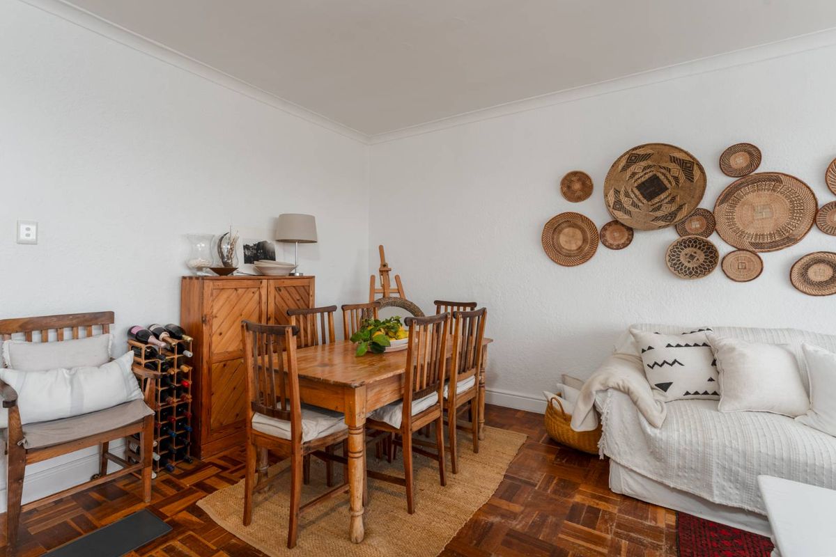 Stylish 2-Bedroom Apartment in Pet-Friendly Lakeside Court - Photo 5