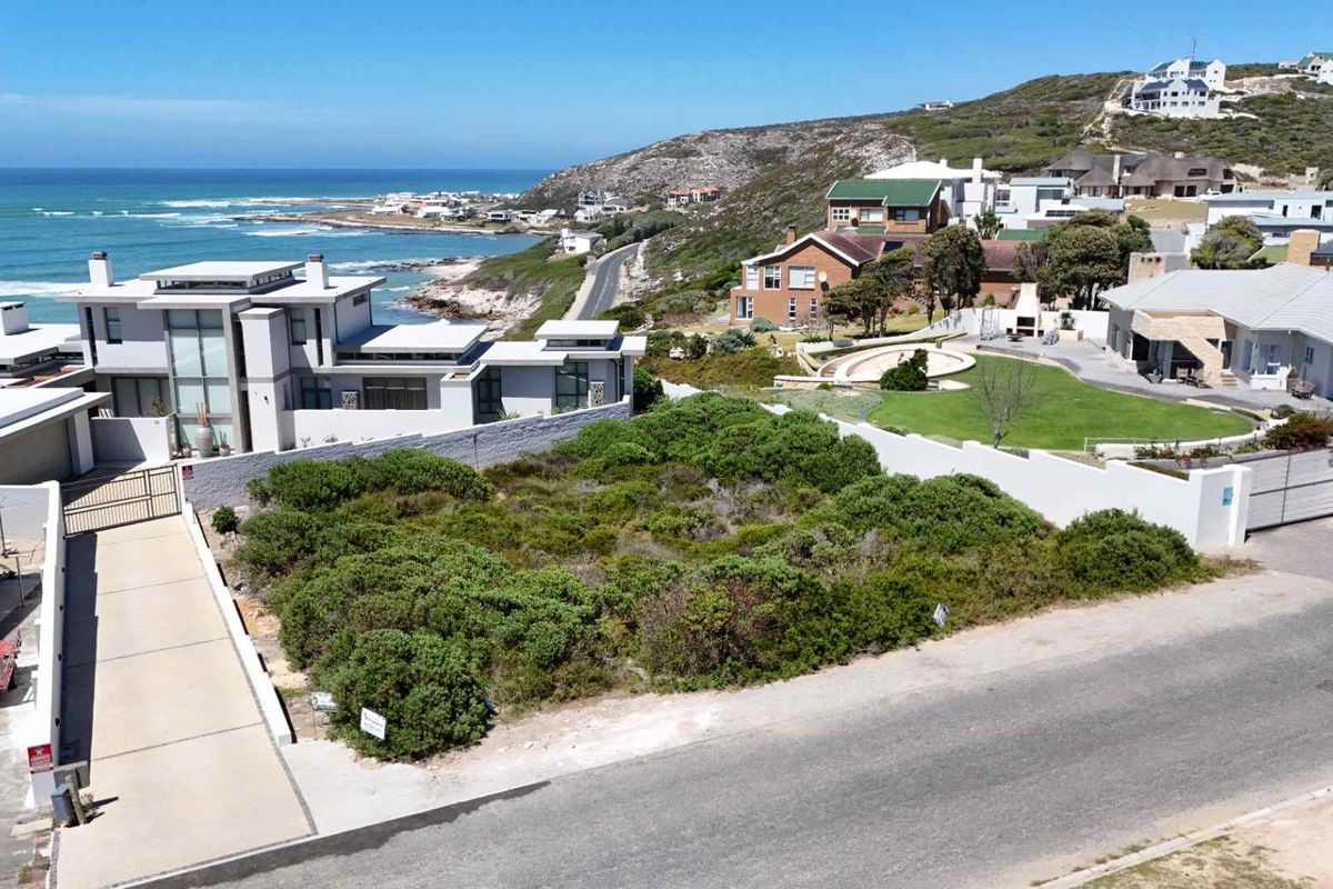 VACANT LAND - Minutes from the sea - Photo 4