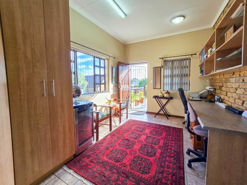 Spacious family home for sale is Stilbaai-Wes. - Photo 4