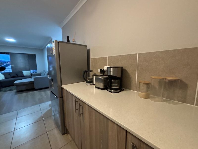 2 Bedroom Apartment - Photo 3