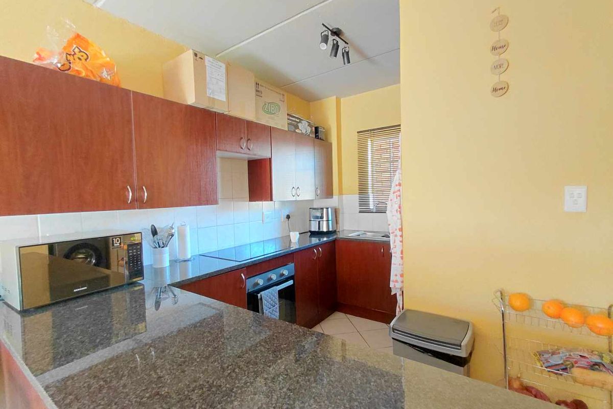 2 Bed 2 Bath Unit in Honeypark For Sale - Photo 4