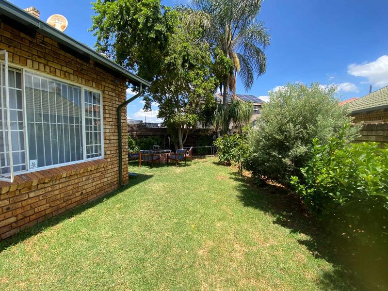 2 Bedroom Townhouse for Sale in Pierre Van Ryneveld. - Photo 6