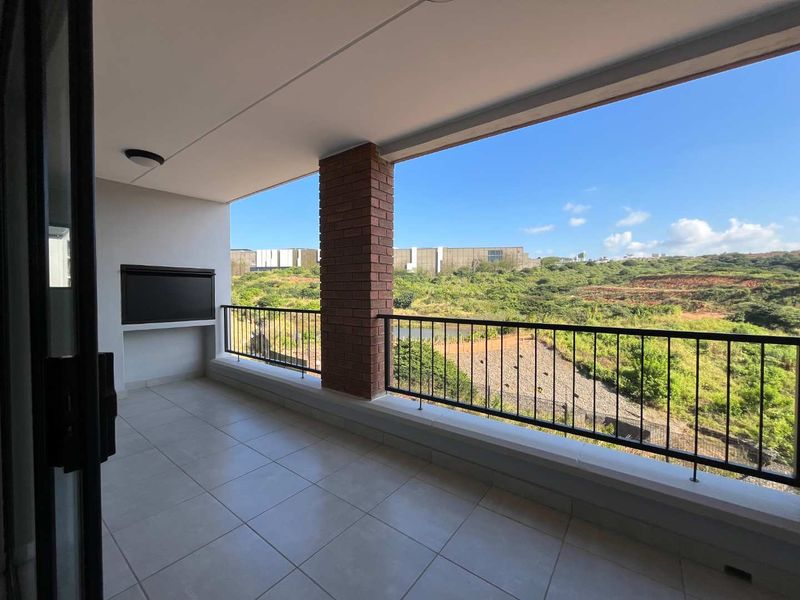 Modern and stylish 2-bedroom apartment available for rental in the sought-after Ballito Hills lifestyle estate - Photo 2