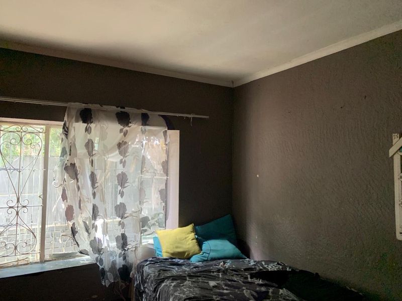 Secure & Spacious: Ideal for Families & Investors! - Photo 8