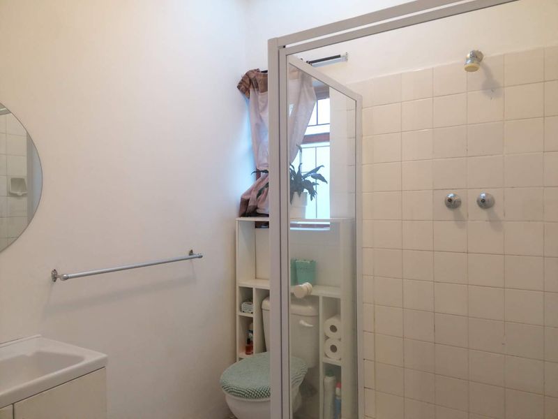 SEPARATE ENTRANCE FLATLET - Photo 10