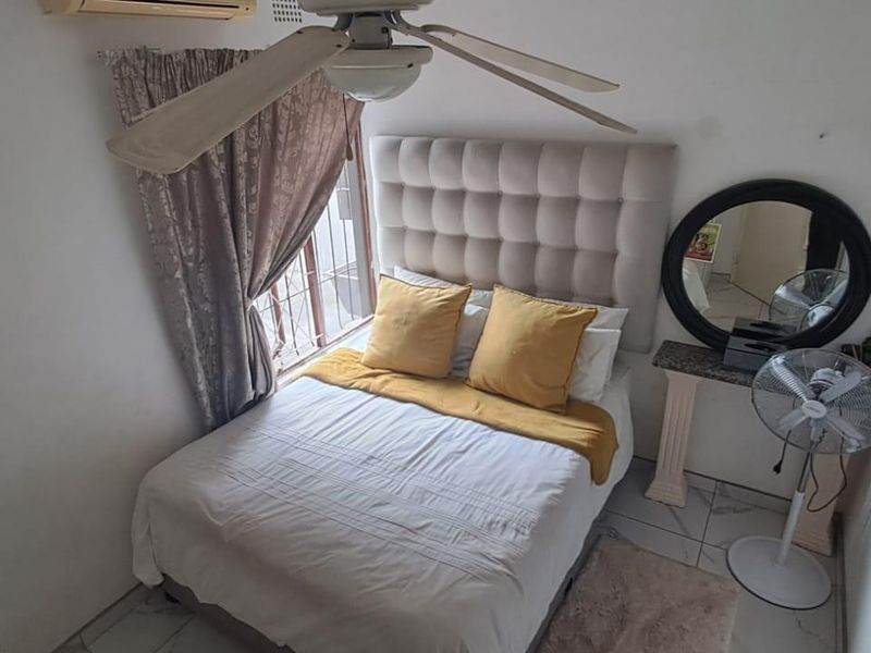 Step into this spacious and well-appointed 4-bedroom home, designed for comfortable family living and effortless entertaining. - Photo 9