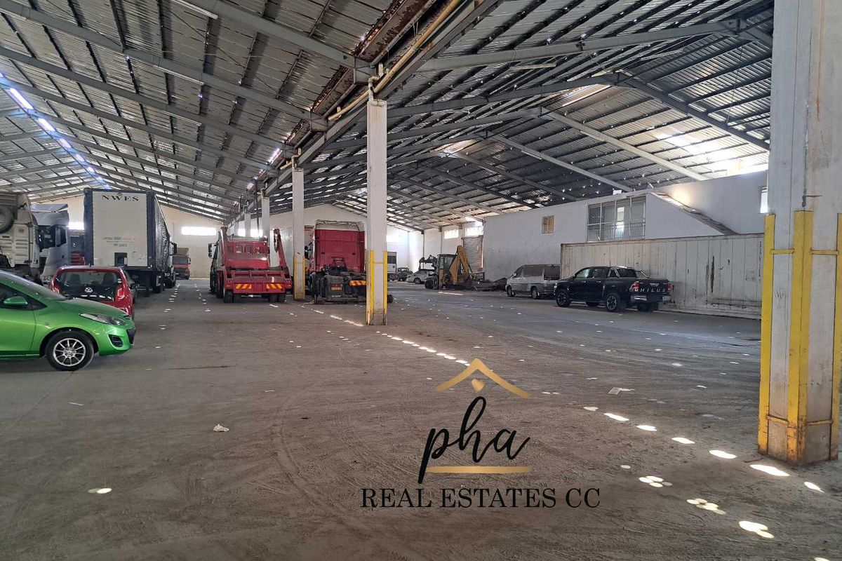 Industrial Warehouses with 2 office blocks with big yard selling in Walvis Bay - Photo 2