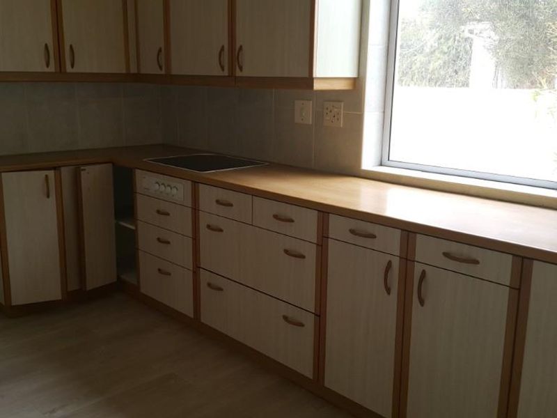 FOR SALE : SPACIOUS 8-BEDROOM HOME IN SWAKOPMUND CENTRAL - Photo 10