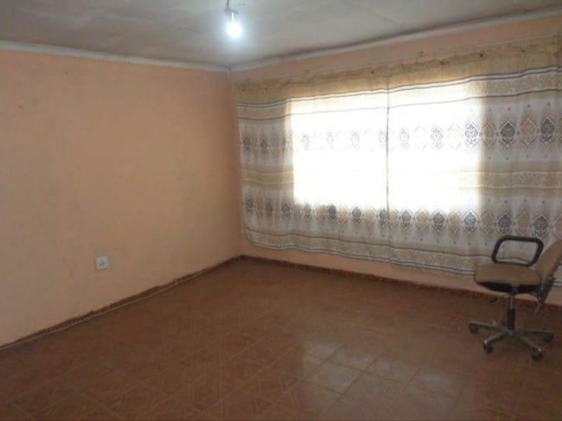 2 bedrooms family home in Atteridgeville ext7 - Photo 5